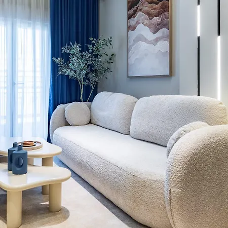 Iconic Luxury White Tower Appartamento